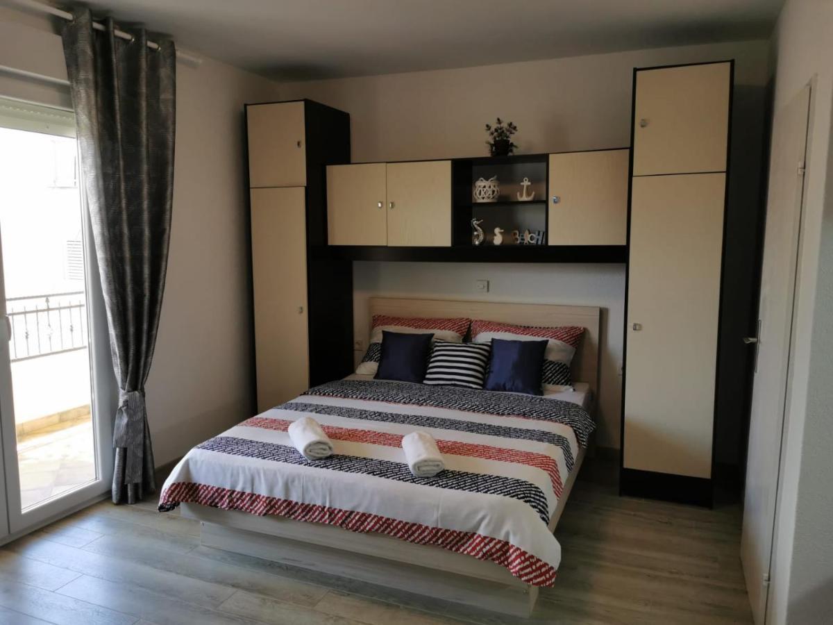 Apartma Deak *